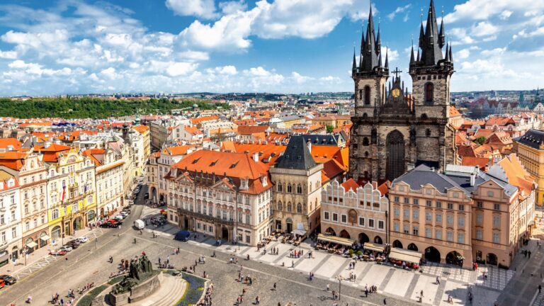 Solo Travel Europe Guide
