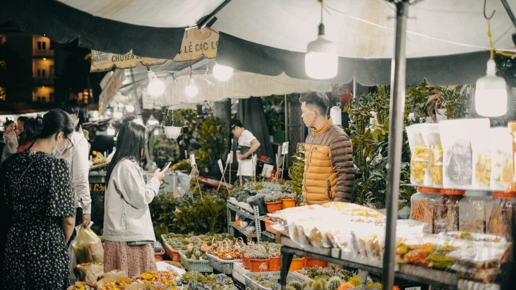 The Best Countries in Asia for Food Lovers 2 The best countries in Asia. Thailand.
Exploring the vibrant street food scene in Bangkok is a must for any food lover visiting Thailand.