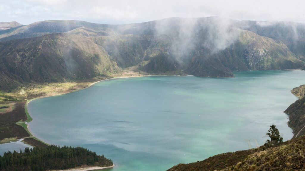 Secret Destinations Where You Can Truly Relax and Disconnect 2 Secret Destinations, hidden gems. The Azores offer stunning views and a peaceful escape.