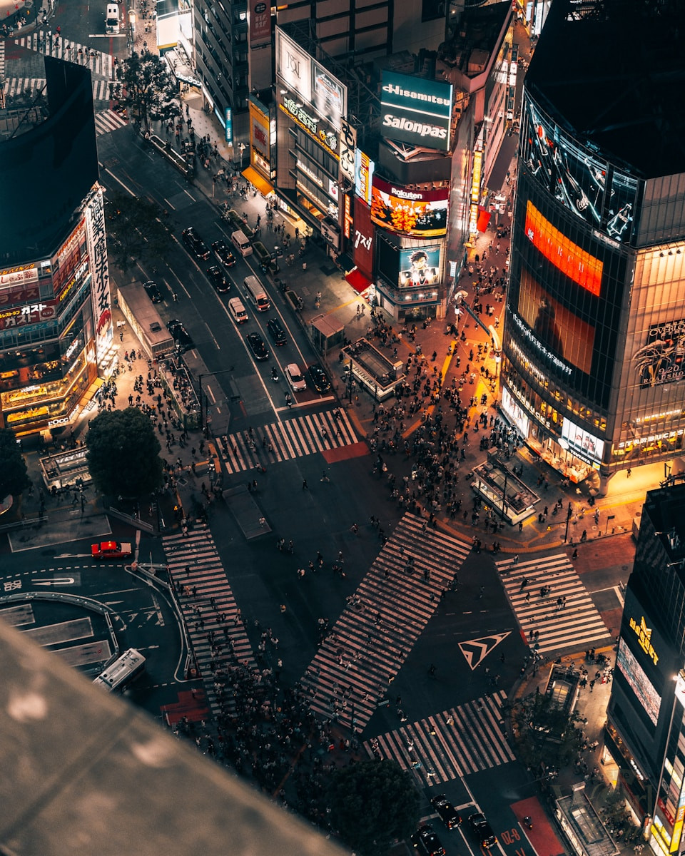 A Day Alone in Tokyo: What You Will Actually Experience 3 A Day Alone in Tokyo. Experience. Experience the organized chaos of Shibuya Crossing – a must-see in Tokyo.